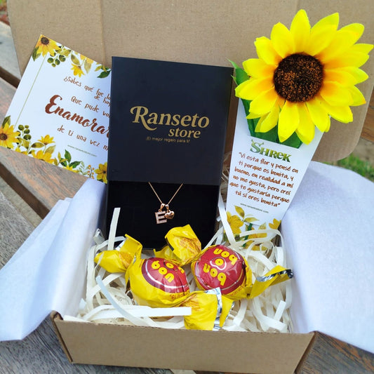 Collar Letra Corazon + Ramito Girasol Oro 18k